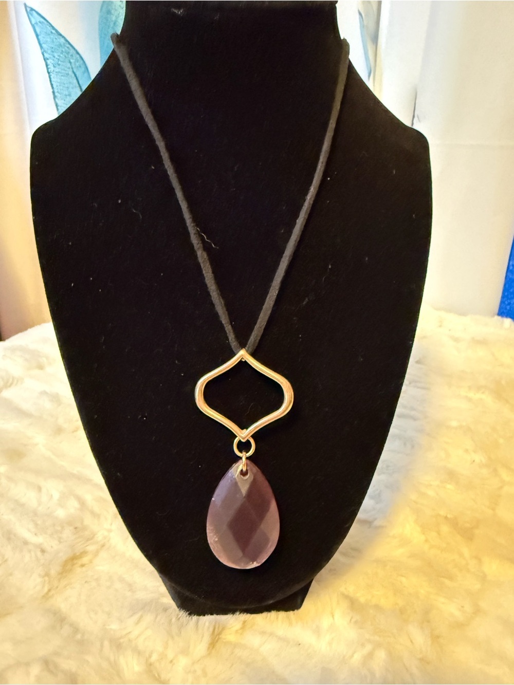 Purple Faceted Teardrop Pendant Necklace Black Suede Cord Gold Tone